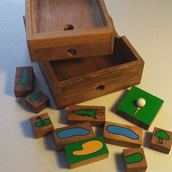Wooden puzzle 'On the Greens' - Picture 3 of 6